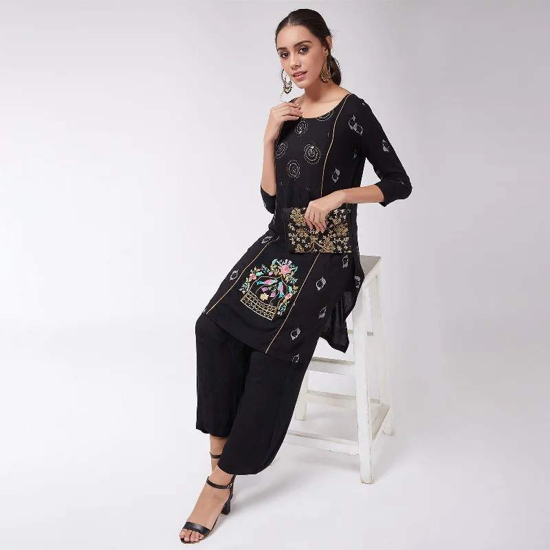 Women's Straight Fit Quirky Embroidered Kurta With Pants - Pannkh