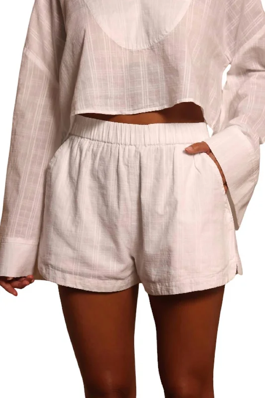 Paula Pull On Short In Bright White